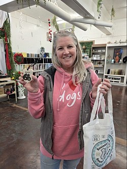 Art No 006 , Pottery by Jezz